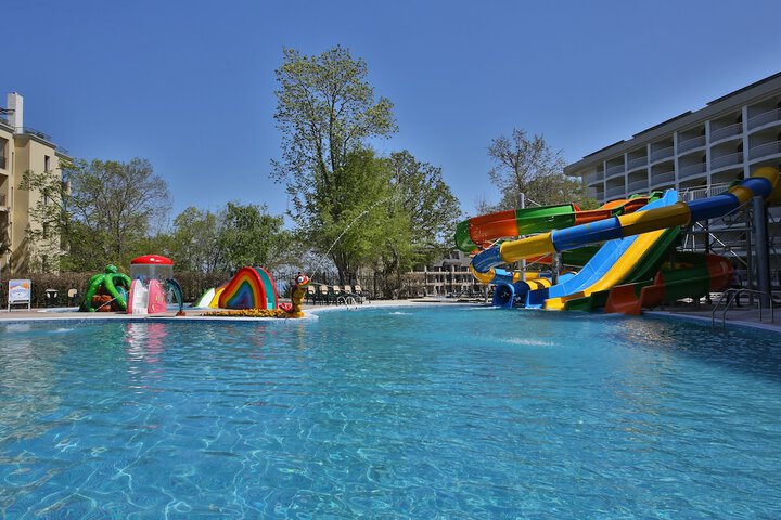 Pool 124 of 318