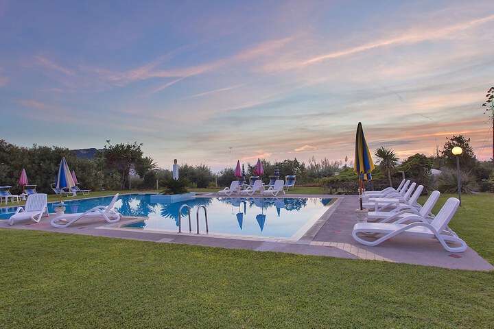 Pool 18 of 55