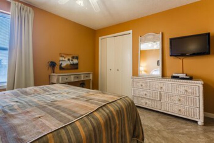 Room 53 of 63