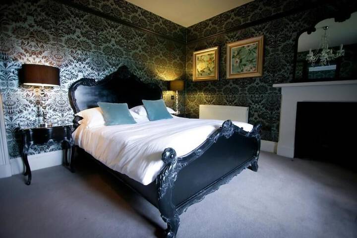 Room 14 of 74