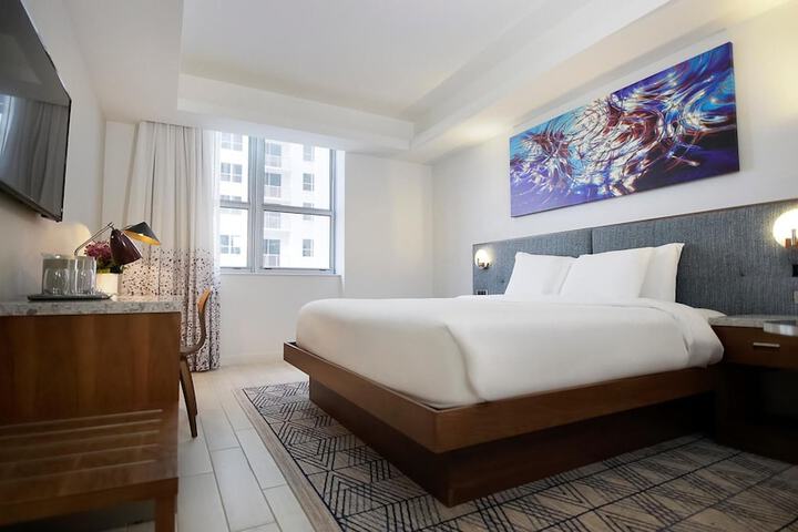 Room 13 of 44