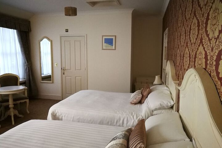 Room 37 of 132