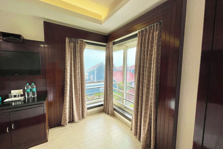 Room 10 of 52