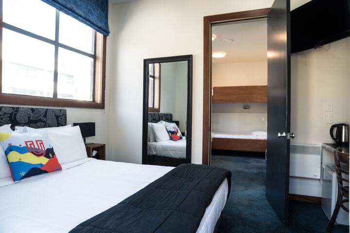 Room 13 of 71