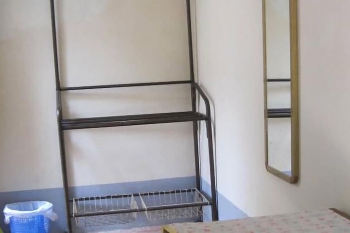 Room 15 of 36