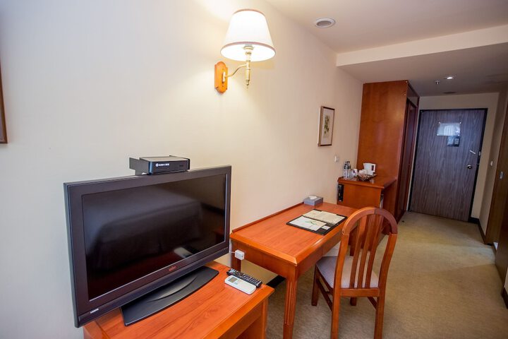 Room 32 of 203