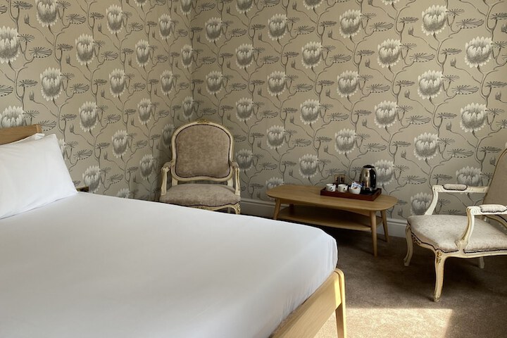 Room 26 of 99