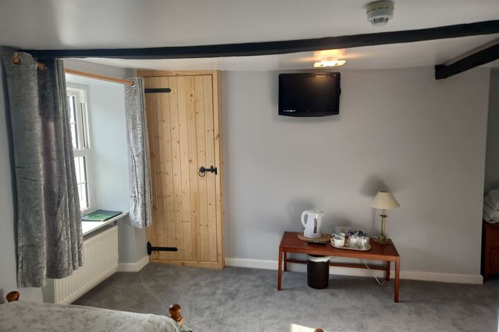 Room 17 of 43