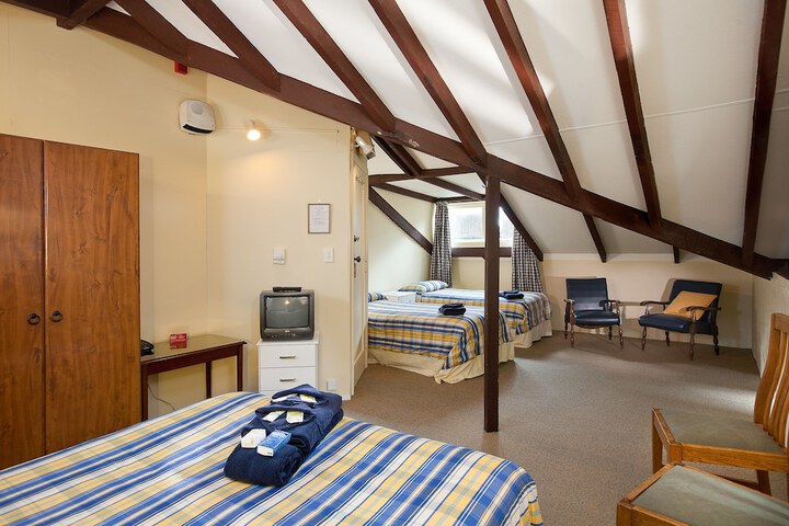 Room 16 of 39