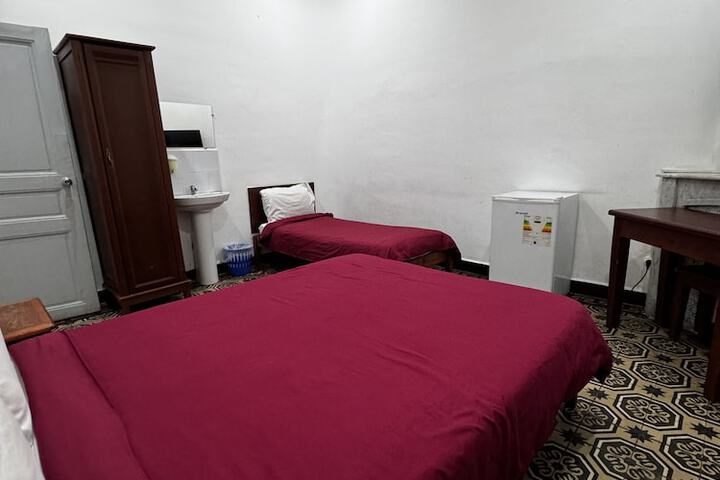 Room 7 of 14