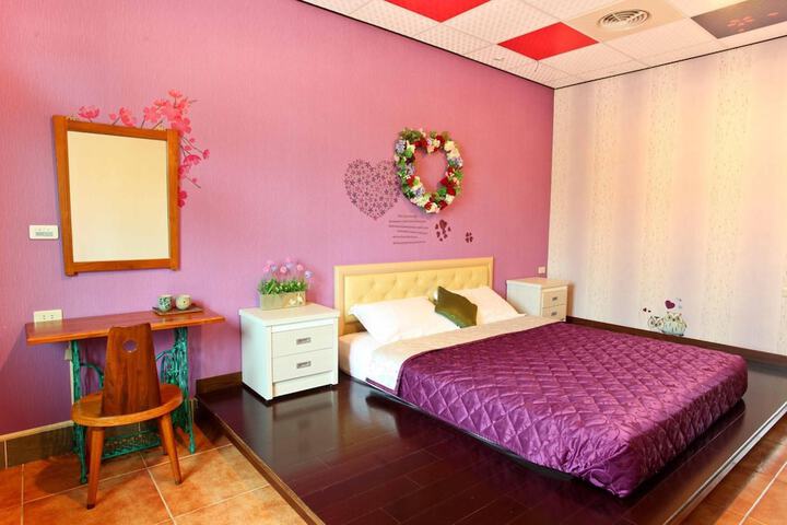 Room 16 of 38
