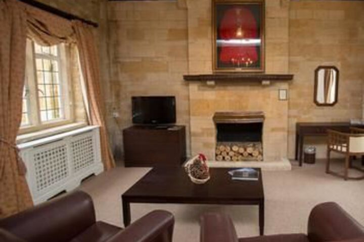 Room 16 of 28