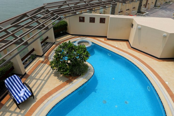 Pool 46 of 123