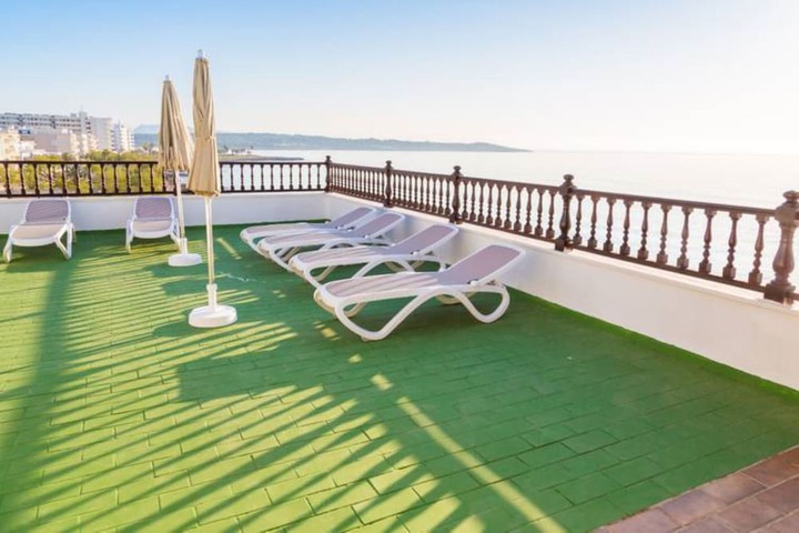 Sundeck 53 of 64