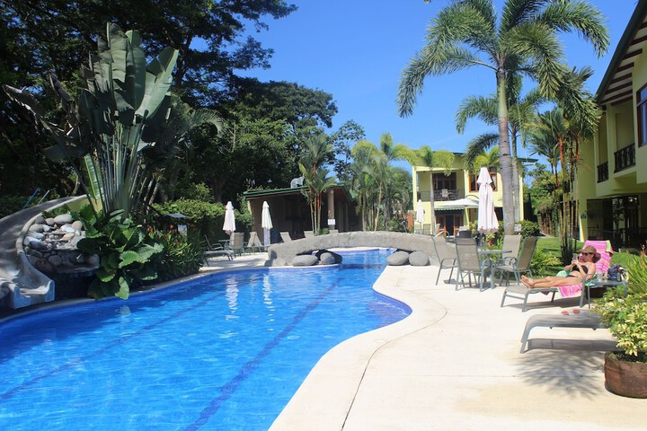 Pool 14 of 39