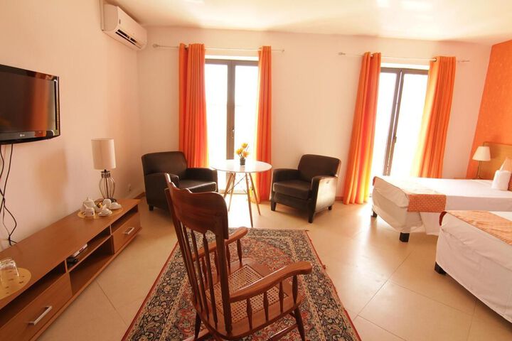 Room 8 of 19
