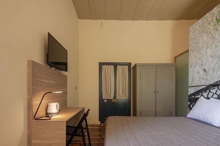 Room 71 of 128