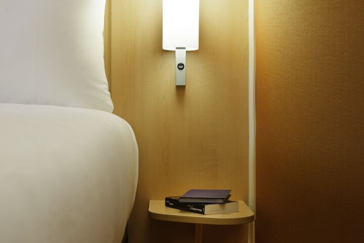 Room 5 of 52