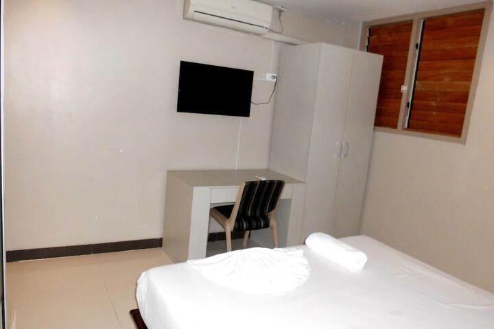 Room 3 of 37