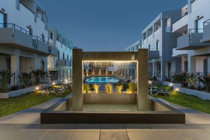 Pools & Facilities