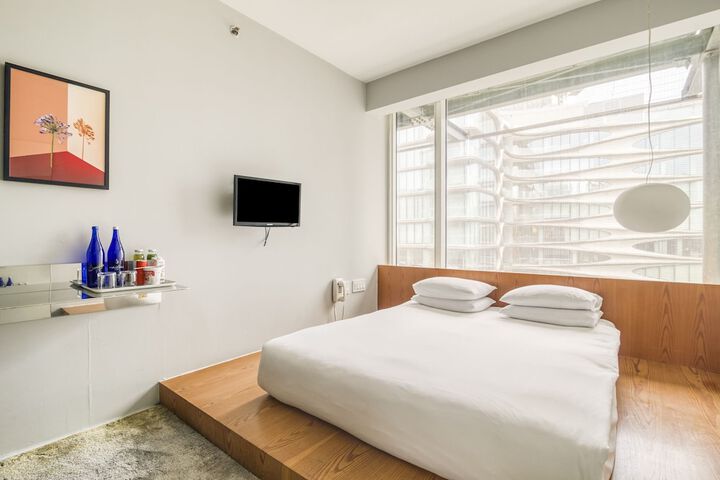 Room 10 of 52