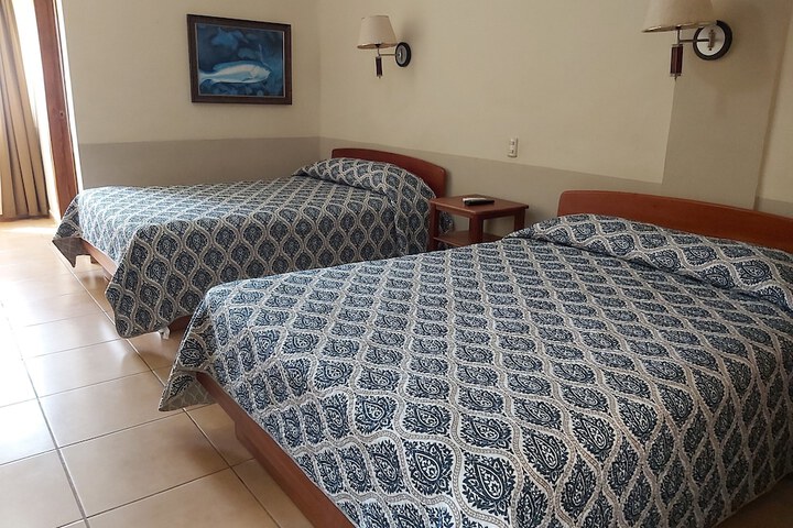 Room 5 of 10