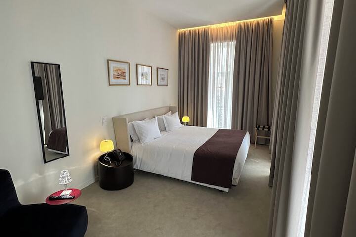 Room 32 of 105