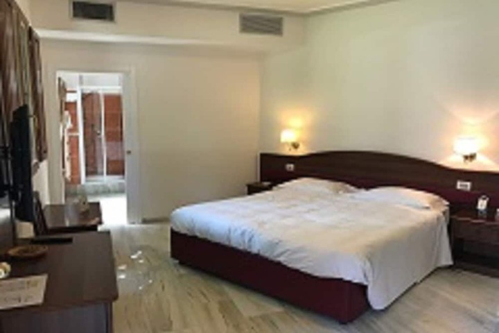 Room 18 of 54