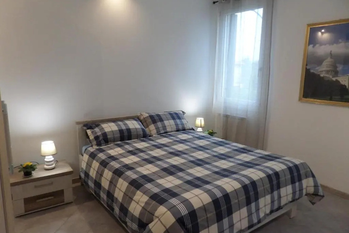 Room 6 of 17