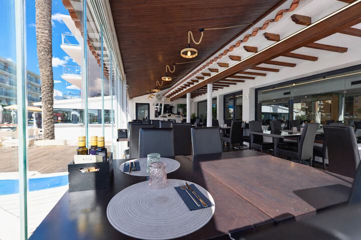 Food court