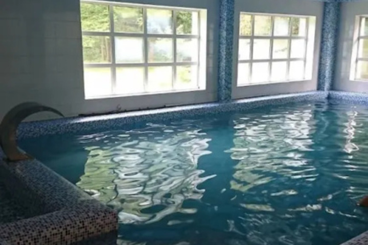 Pool 11 of 15