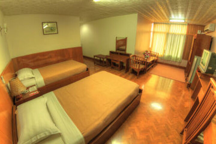 Room 16 of 40