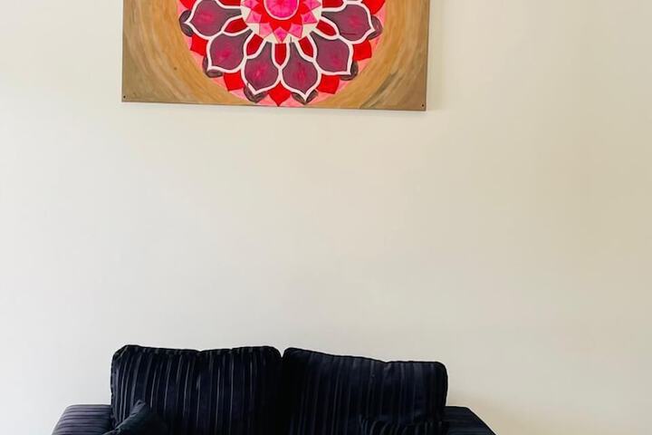 Room 7 of 12