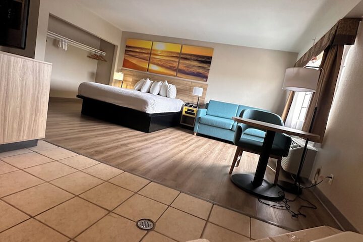 1 King Bed (11 of 20)