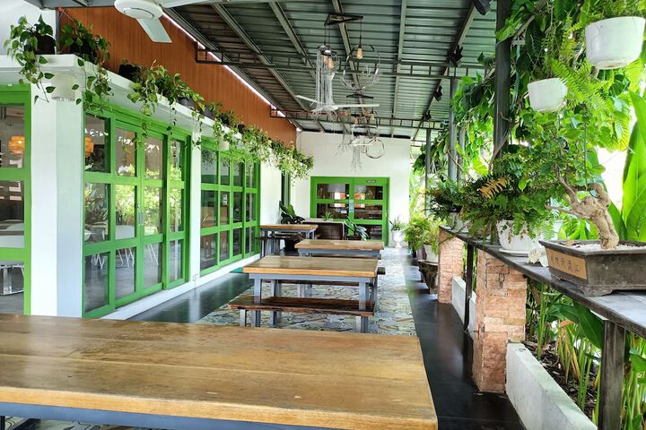Dining 42 of 67
