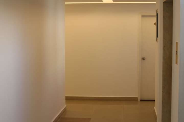 Ballroom/Hall 29 of 34