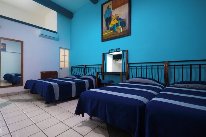 Room 19 of 82
