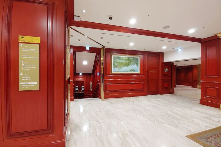 Hotel Lobby
