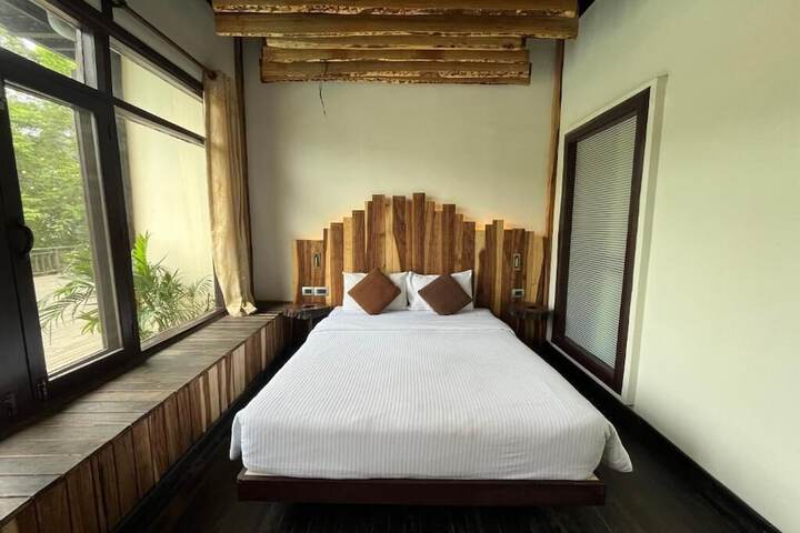 Room 4 of 24