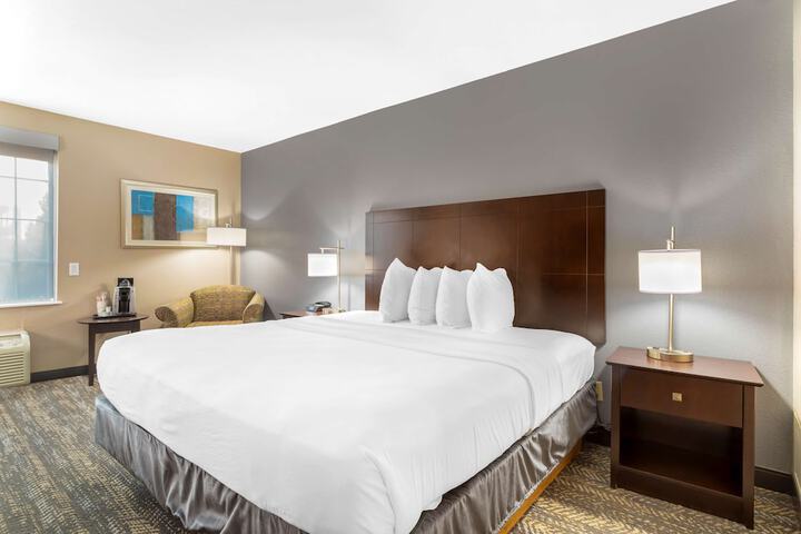 Room 9 of 22