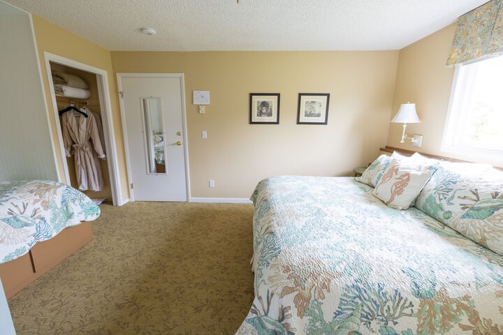 Room 7 of 46