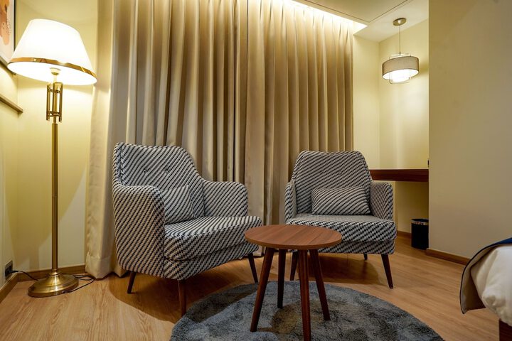 Room 12 of 26