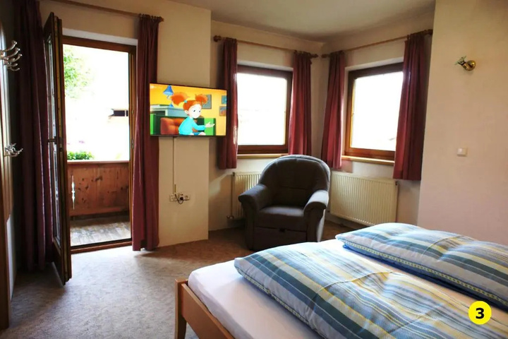 Room 4 of 14