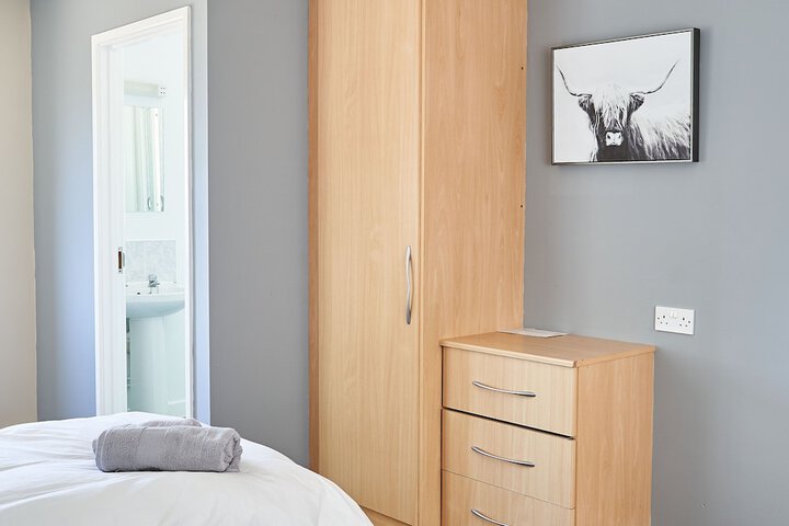 Room 16 of 32