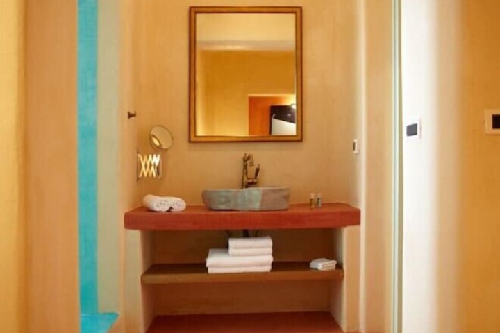 Room 72 of 88