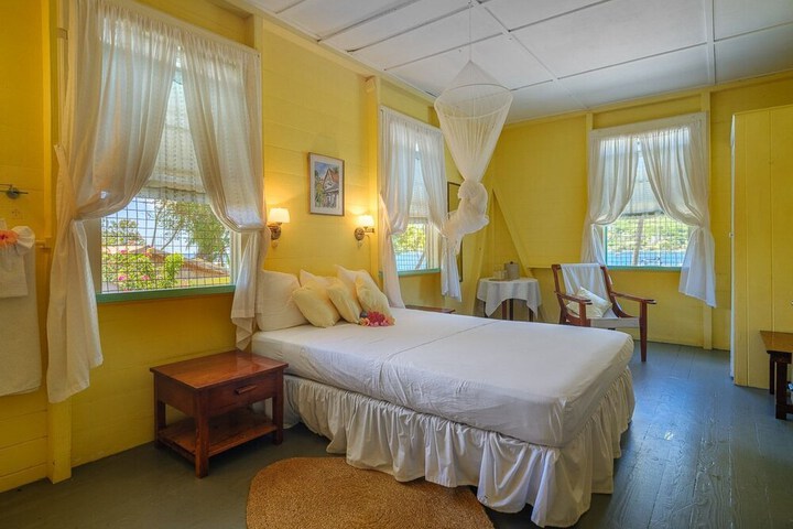 Room 8 of 32