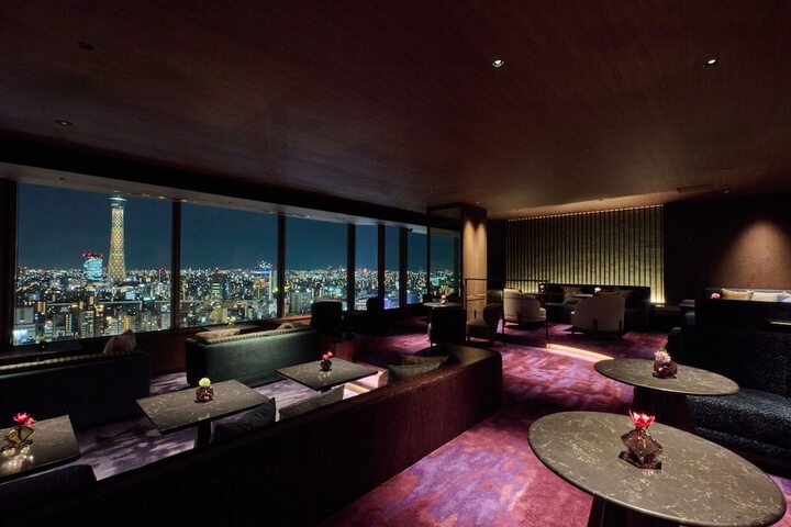 Lounge 144 of 155
