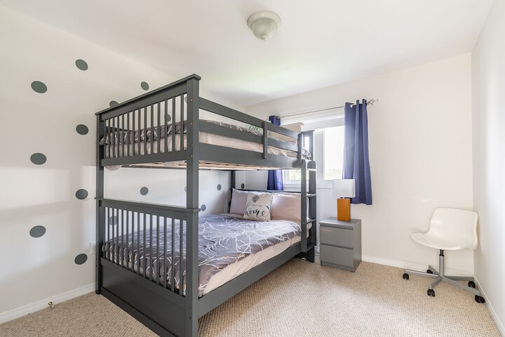 Room 4 of 30