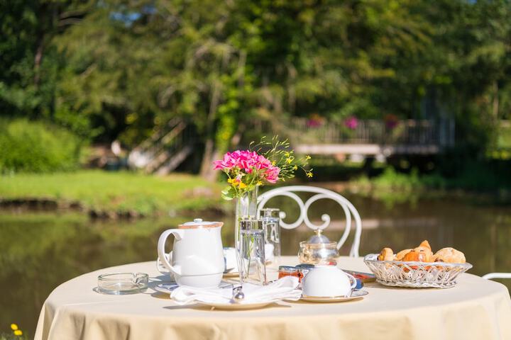 Breakfast/Coffee Service 16 of 24