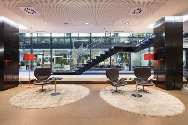 Guest Lobby